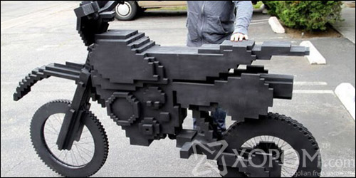 Хамгийн анхны 8-Бит пиксел бүхий мотоцикль бүтээгджээ [11 фото]